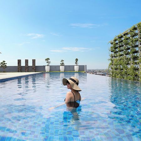 Novotel Suites Yogyakarta Malioboro Zewnętrze zdjęcie